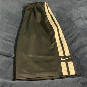 boys nike shorts